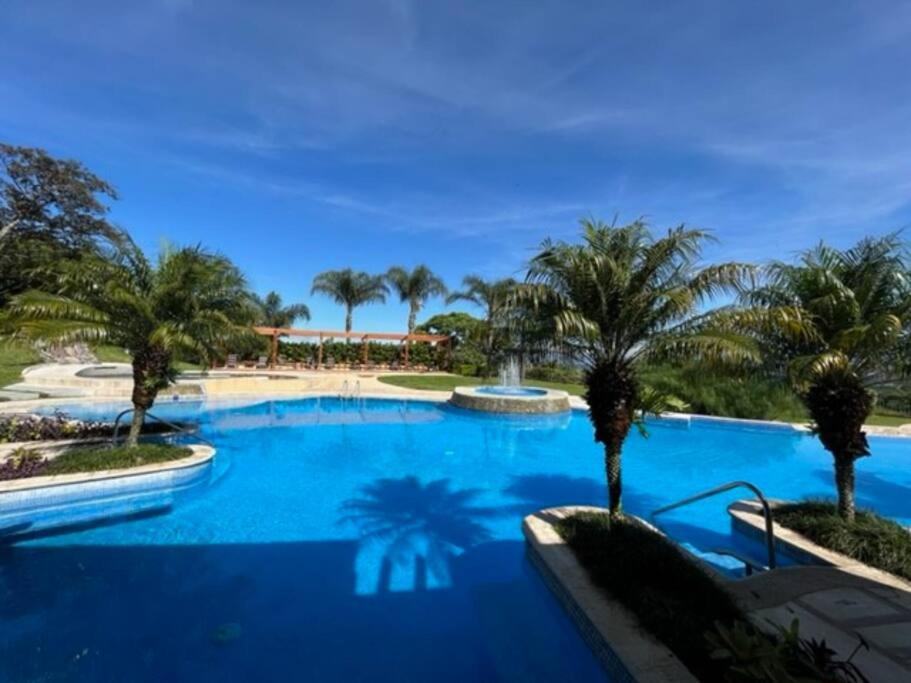 Cr Mariposa Rentals Lakeview Penthouse With Office Space, Pool, Gym, Tennis Санта Ана Екстериор снимка