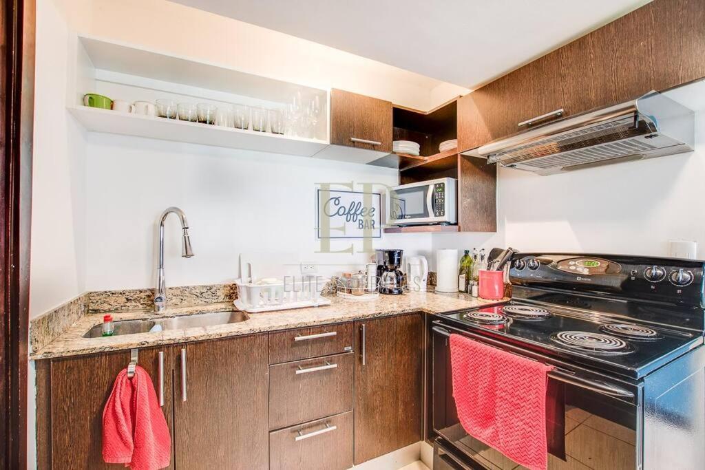 Cr Mariposa Rentals Lakeview Penthouse With Office Space, Pool, Gym, Tennis Санта Ана Екстериор снимка