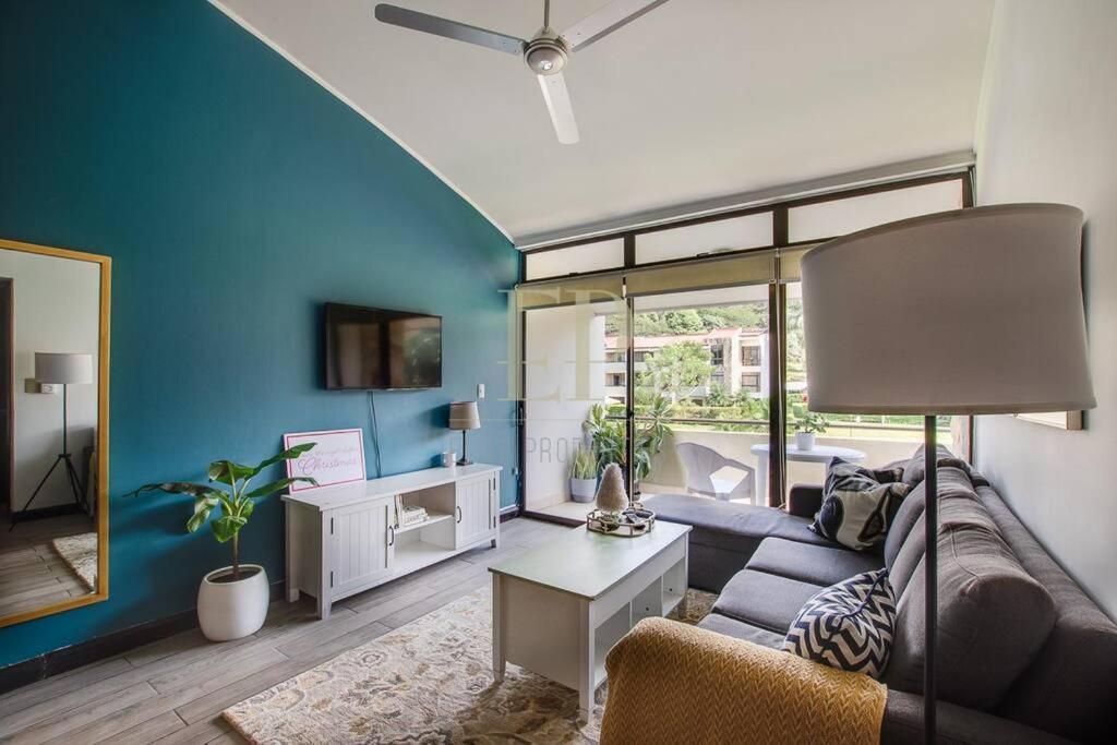 Cr Mariposa Rentals Lakeview Penthouse With Office Space, Pool, Gym, Tennis Санта Ана Екстериор снимка