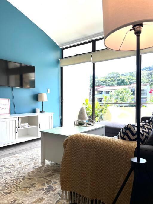 Cr Mariposa Rentals Lakeview Penthouse With Office Space, Pool, Gym, Tennis Санта Ана Екстериор снимка