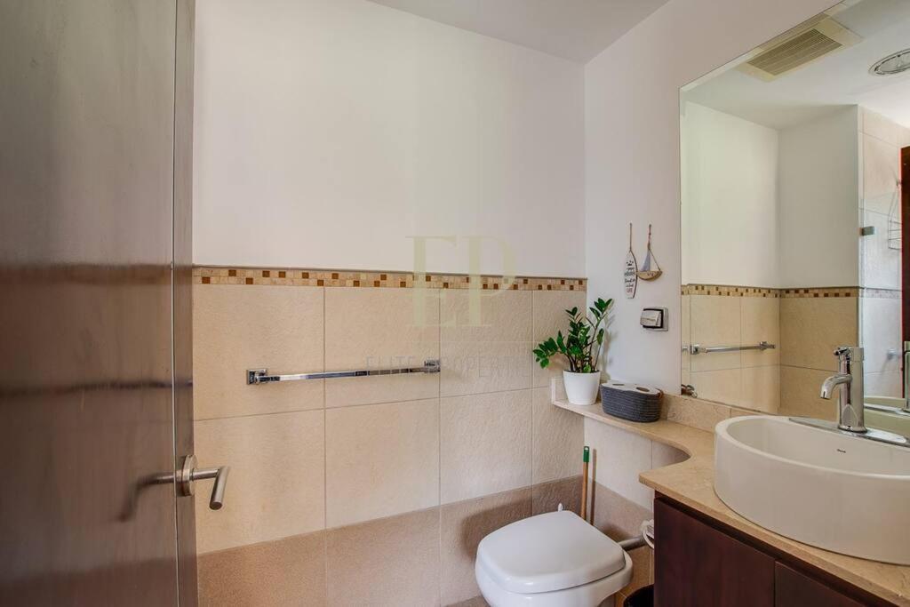 Cr Mariposa Rentals Lakeview Penthouse With Office Space, Pool, Gym, Tennis Санта Ана Екстериор снимка